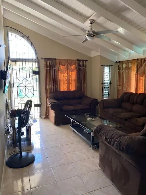 C Island Experience Villa Montego Bay 0*,